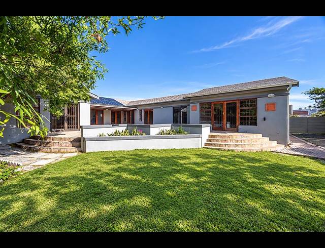 5 BEDROOM HOUSE FOR SALE IN BLOUBERGRANT
